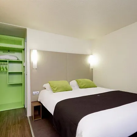 Hotel Kyriad - La Croix Verte Ecouen