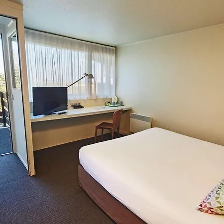 Campanile - La Croix Verte Hotel