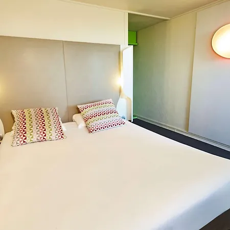 Kyriad - La Croix Verte Hotel
