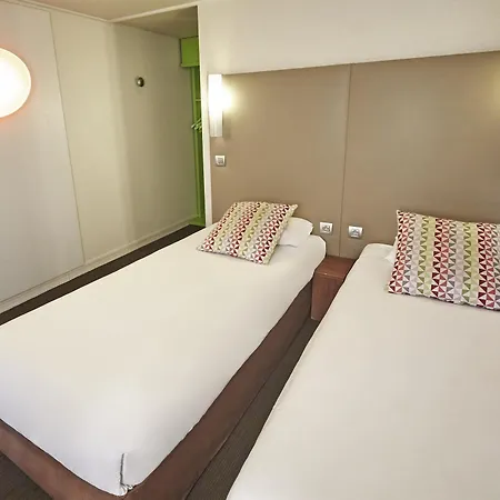Hotel Campanile - La Croix Verte 3*