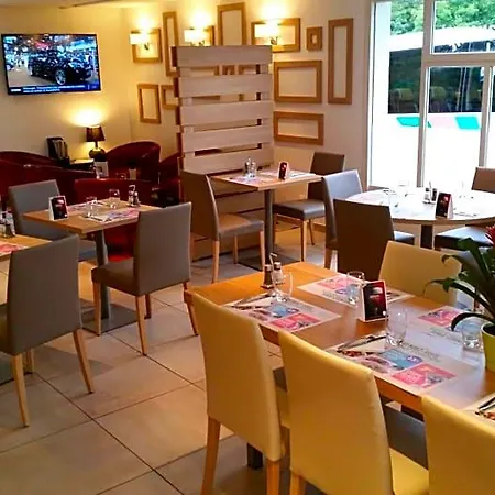 Campanile - La Croix Verte Hotel 3*