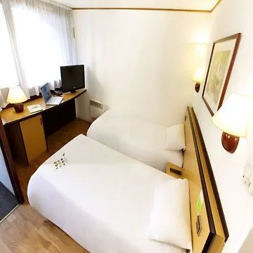 Kyriad - La Croix Verte Hotel 3*