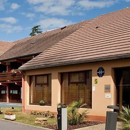 Kyriad - La Croix Verte Hotel Ecouen