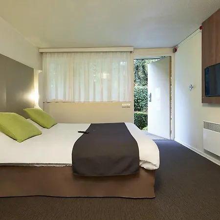 Kyriad - La Croix Verte Hotel 3*