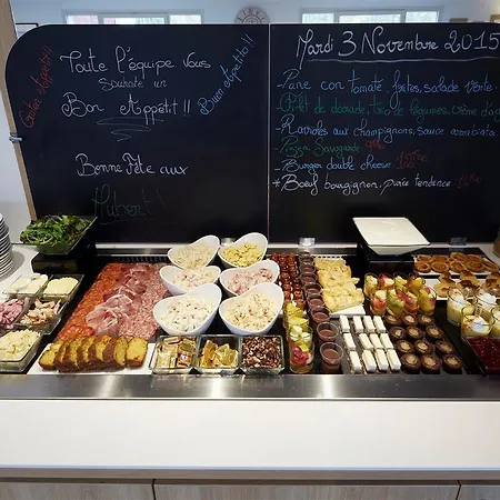 Kyriad - La Croix Verte Hotel Ecouen
