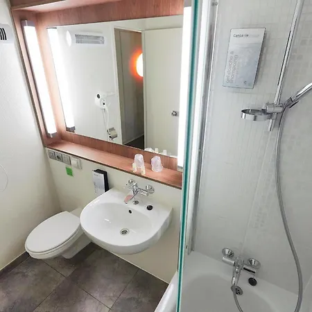Kyriad - La Croix Verte Hotel 3*
