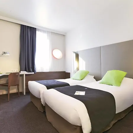 Kyriad - La Croix Verte Hotel