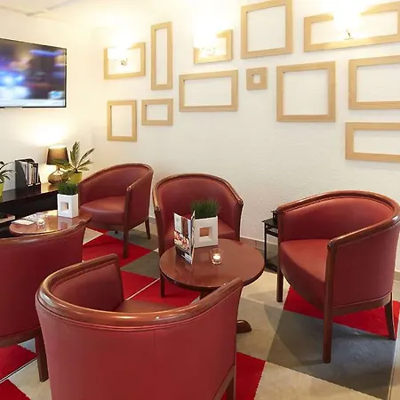Kyriad - La Croix Verte Hotel 3*